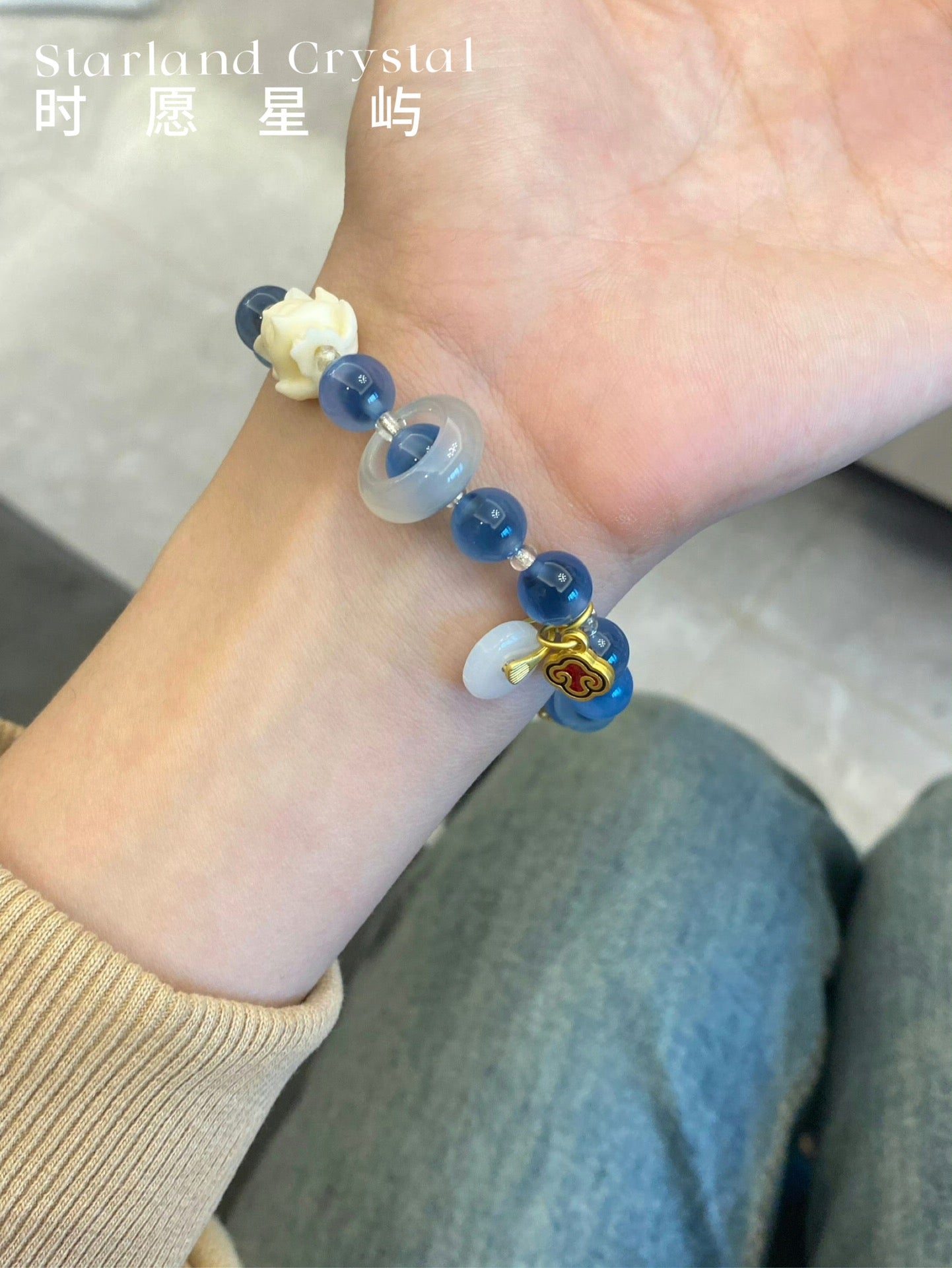 Azure Whisper Fox Charm – Blue Semi-Sugar Nine-Tailed Fox Bracelet